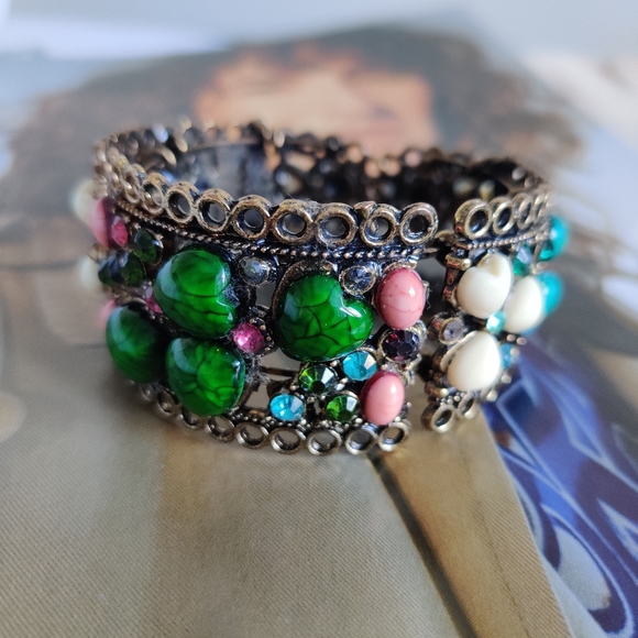 Y2K Multicolor Hearts Bracelet - Picture 4 of 11